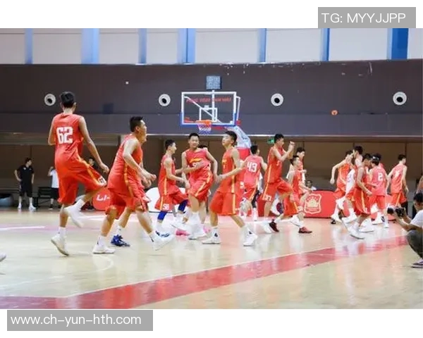 小黑篮球明星的成长之路与梦想追逐的精彩故事